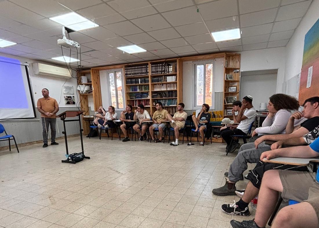 הרצאה לחניכי מכינת קד״צ ׳ביחד׳